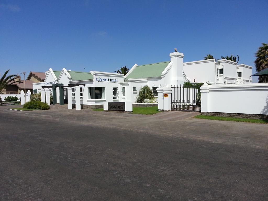 Langholm Hotel Уолфиш-Бей Экстерьер фото